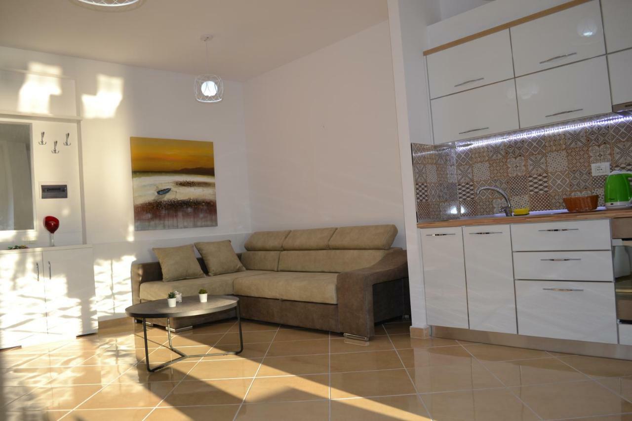 Seaview Penthouse 2 Bedrooms Apartment & Box Garage Vlorë Εξωτερικό φωτογραφία